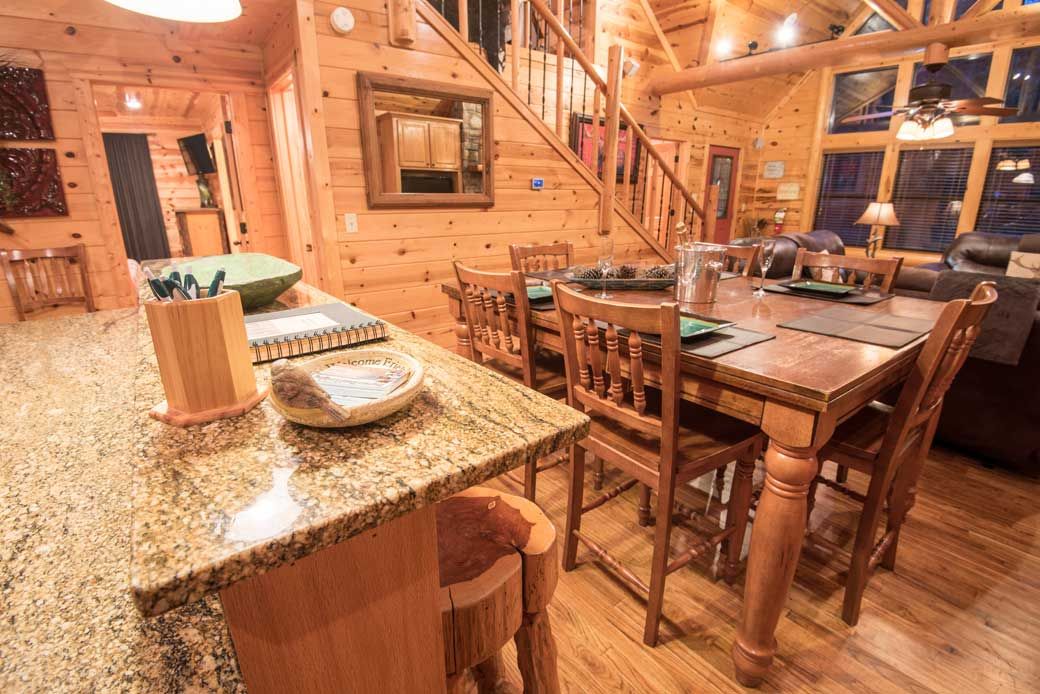 Four Pines Lodge - Beavers Bend Vacation Getaways