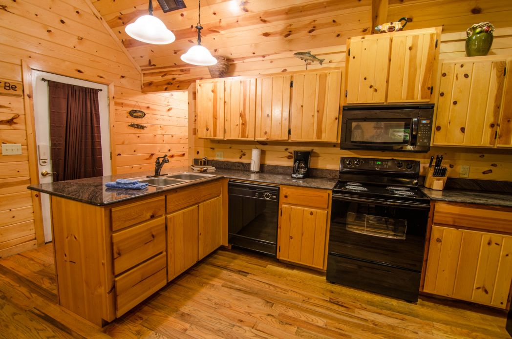 Hickory Hill Cabin at the Pond - Beavers Bend Vacation Getaways